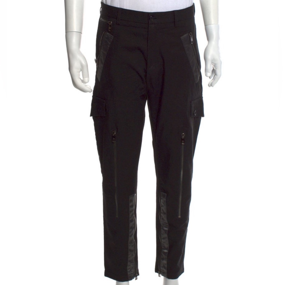 •   Dolce & Gabbana Cargo Pants
•   Black